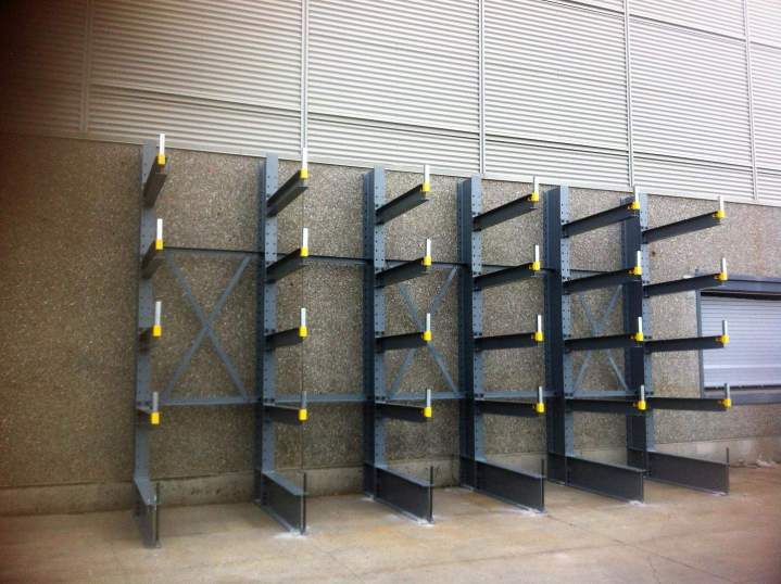 Installation of industrial racks and shelving Laval