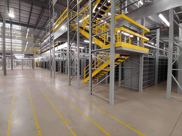 Warehouse Repair and Improvement in Laval